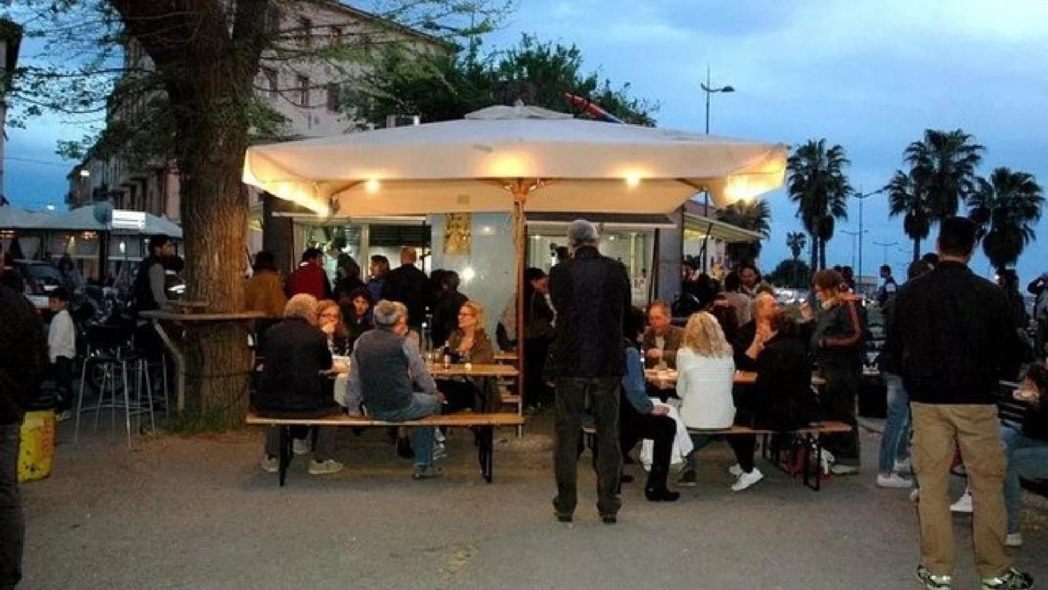 Outdoor dining