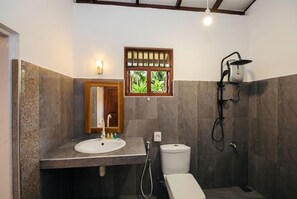 Bathroom - Pineapple Surf Villa Kabalana (Ahangama)