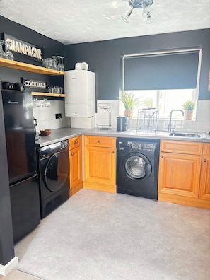 Private kitchen - Sit back and relax in this stylish apartment! (Yeovil)
