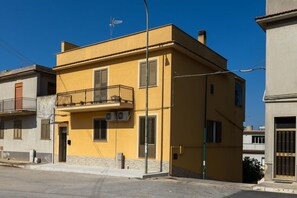 Exterior - Partanna Living (Partanna)