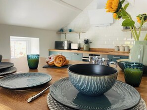 Dining - Stylish Stamford Apartment with Rooftop Terrace (Lincolnshire)