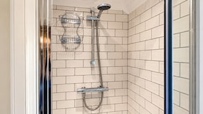 Bathroom - Petite Gite, Sleeps 2 With Garden & Parking (West Malling)