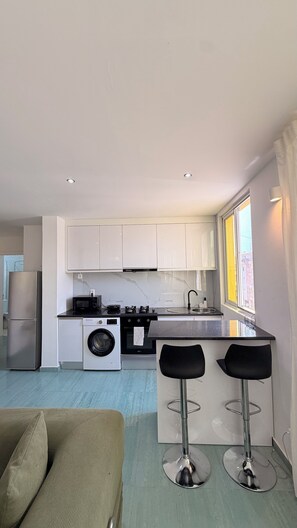 Private kitchen - New Listing (Praia)