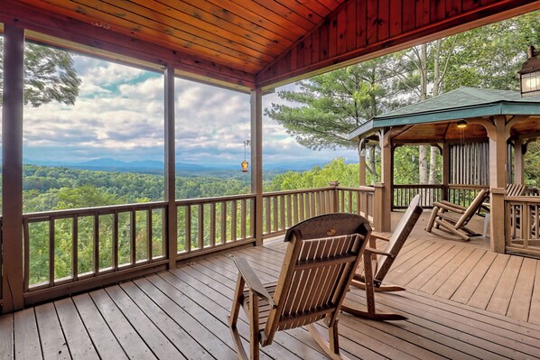 Terrace/patio - Luxury Blue Ridge Retreat, Panoramic Layered Mountain Views & Hot Tub (Morganton)