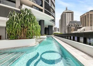Pool - Where the River Glows｜A Sky-High Retreat (Brisbane City)