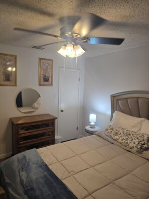 Room - New Listing (San Antonio)