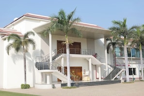 Exterior - Rangoli Park Hotel & Resort  (Bhavnagar)