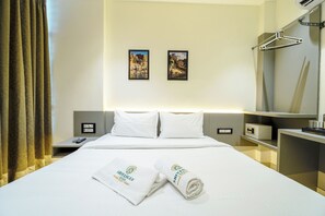Room - Shivangan stays (Varanasi)