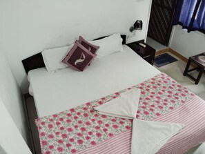 Room - The Royal Lake View Villa (Udaipur)