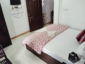 Room - The Royal Lake View Villa (Udaipur)