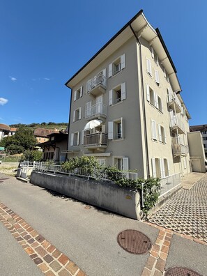 Exterior - Rare. Appartement entier. Centre. (Bex)