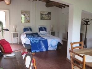 Room - New Listing (Fayence)