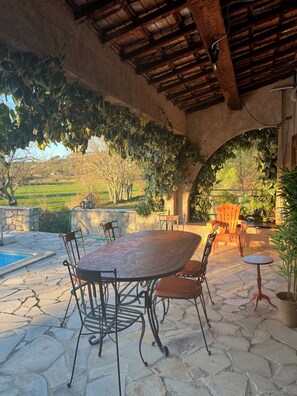 Outdoor dining - New Listing (Fayence)