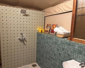 Bathroom - Goya Siddarth Beach Resort (Arambol)