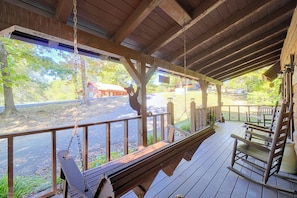 Interior - Smoky Mtn Family Cabin - Near Gsmnp, Dollywood (Sevierville)