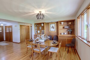 Interior - Sycamore Farmhouse Hideaway w/ Yard (Sycamore)