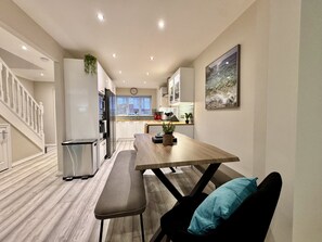 Dining - Staithes View (Gateshead)