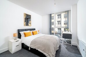 Room - Central East London 2BR, Walk to Aldgate East (London)