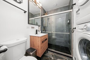 Bathroom - 2 Bedroom Apartment (Chicago)