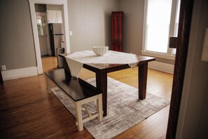 Dining - 206 2nd St (Erwin)