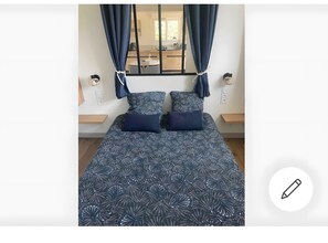 Room - Guest House 'Anna' with Terrace and Wi-Fi (Pléboulle)