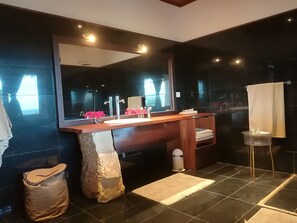 Bathroom - Villa Claire (Toliara II)