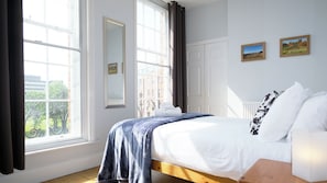 Room - Huge City-Centre Georgian Townhouse, Perfect for Families, Groups & Contractors (Liverpool)
