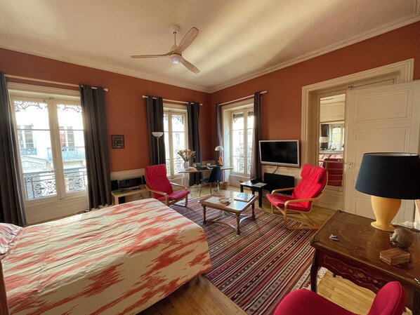 Room - New Listing (Lyon)