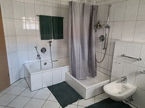 Bathroom - New Listing (Büren)