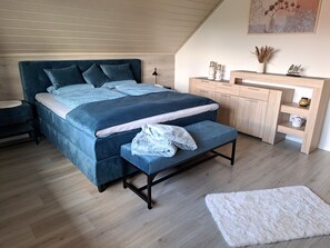 Room - New Listing (Büren)