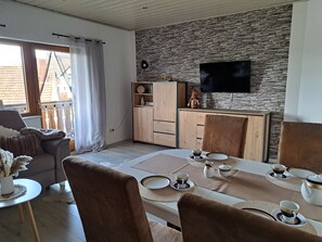 Living area - New Listing (Büren)