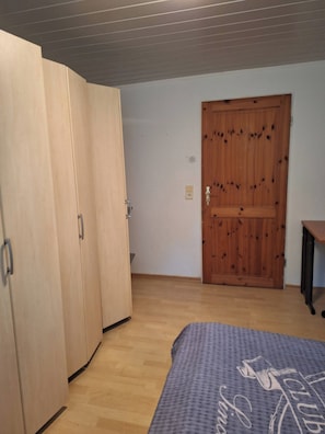 Room - Room-charming Apartment Rental in Dünfus (Dünfus)