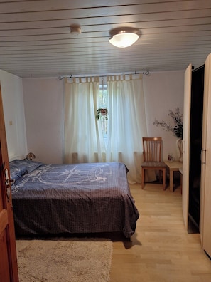 Room - Room-charming Apartment Rental in Dünfus (Dünfus)
