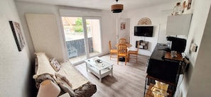 Living area - New Listing (Issenheim)