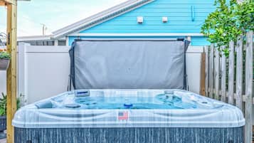 Bathtub spa outdoor
