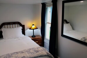 Room - Escape to this cozy 3-bedroom home 2 blocks from beautiful Conneaut Lake Park! (Conneaut Lake)