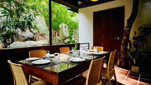 Dining - High Garden (Gurudeniya)