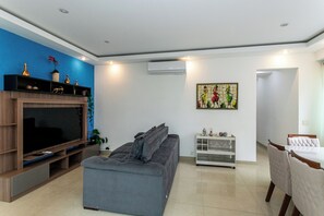Living area - Apt Moderno e Praia em Copacabana (Rio de Janeiro)