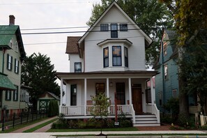 Exterior - Award Winning, Newly Restored 6-Bedroom Home; Center of Town and Walk to Beach (Cape May)