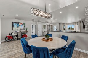 Dining - Luxury & Acreage w/ Hot Tub, Pickleball, Sleeps 8 (Flagstaff)