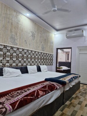 Room - KRISHNA INN (Prayagraj)
