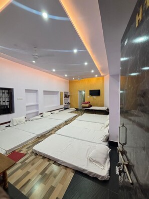 Room - KRISHNA INN (Prayagraj)