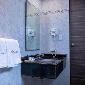 Bathroom - Hotel Villa del Mar (Mexico City)