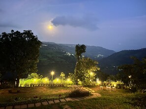 Khuôn viên nơi lưu trú