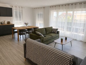 Living area - New Listing (Ingersheim)