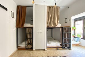 Room - HOSTEL NUMERO TRECE ALICANTE (Alicante)