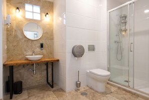 Bathroom - HOSTEL NUMERO TRECE ALICANTE (Alicante)