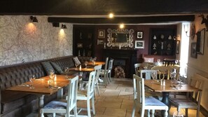 Dining - The Tavern (Tansley)