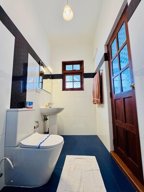 Bathroom - Blinkbonnie Kandy (Kandy)