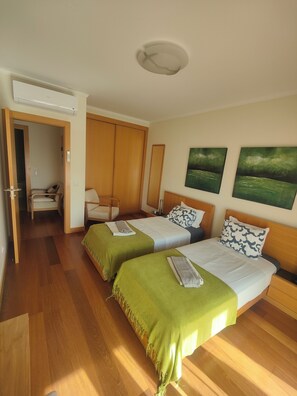Room - New Listing (Albufeira)